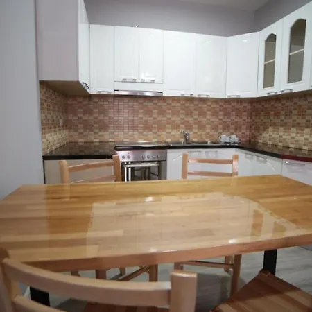 Bujtina Shqiptare Отель